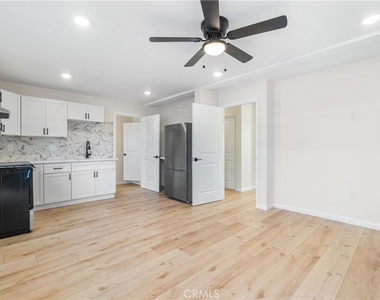523 W 12th - Photo Thumbnail 2