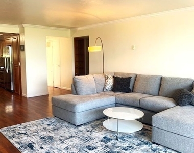 1150 Anchorage Lane - Photo Thumbnail 5