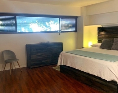 1150 Anchorage Lane - Photo Thumbnail 3