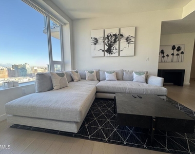 1050 S Grand Avenue - Photo Thumbnail 5