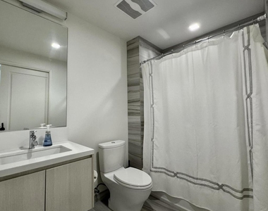 1050 S Grand Avenue - Photo Thumbnail 9