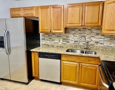 4801 Esedra Court - Photo Thumbnail 3
