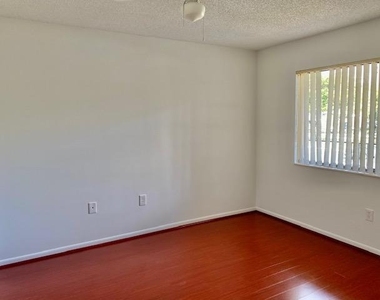 4801 Esedra Court - Photo Thumbnail 5