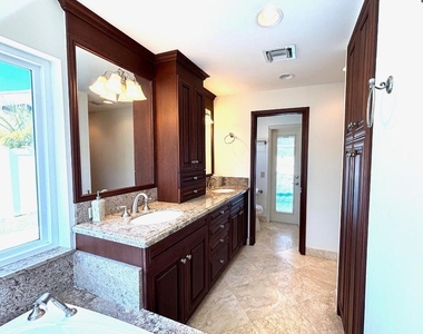 2665 Nw 41st Street - Photo Thumbnail 14