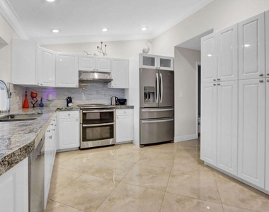 2665 Nw 41st Street - Photo Thumbnail 10