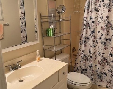 221 Lake Meryl Drive - Photo Thumbnail 10