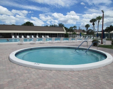 221 Lake Meryl Drive - Photo Thumbnail 19