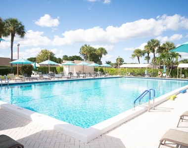 221 Lake Meryl Drive - Photo Thumbnail 20