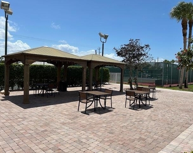 221 Lake Meryl Drive - Photo Thumbnail 27