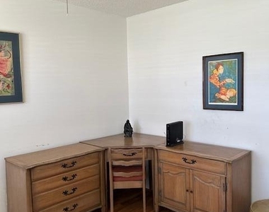 221 Lake Meryl Drive - Photo Thumbnail 12