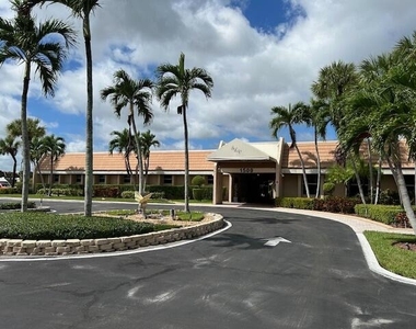 221 Lake Meryl Drive - Photo Thumbnail 18