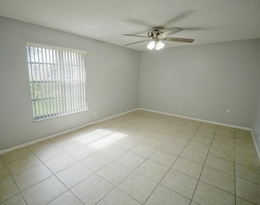 2828 Casita Way - Photo Thumbnail 7