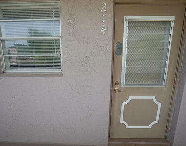 2828 Casita Way - Photo Thumbnail 16