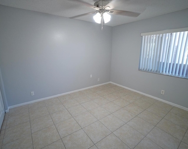 2828 Casita Way - Photo Thumbnail 11