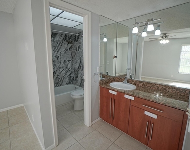 2828 Casita Way - Photo Thumbnail 9