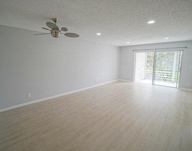 2828 Casita Way - Photo Thumbnail 2