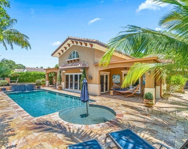 870 Nw 7th Street - Photo Thumbnail 33