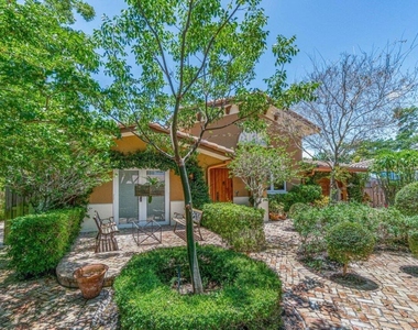 870 Nw 7th Street - Photo Thumbnail 2