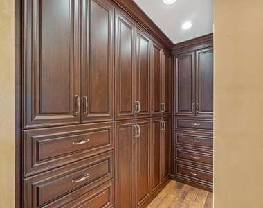 870 Nw 7th Street - Photo Thumbnail 26