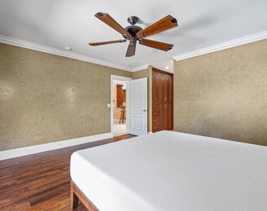870 Nw 7th Street - Photo Thumbnail 22