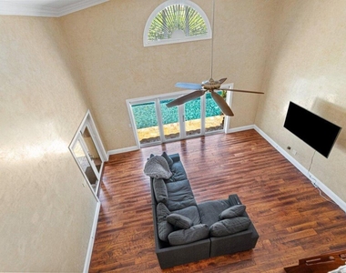 870 Nw 7th Street - Photo Thumbnail 17
