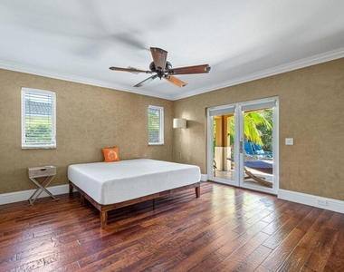 870 Nw 7th Street - Photo Thumbnail 20