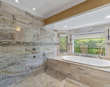 870 Nw 7th Street - Photo Thumbnail 25