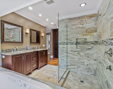 870 Nw 7th Street - Photo Thumbnail 23