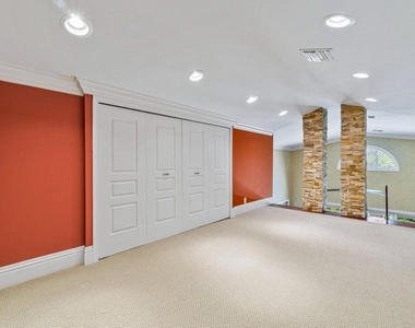870 Nw 7th Street - Photo Thumbnail 18