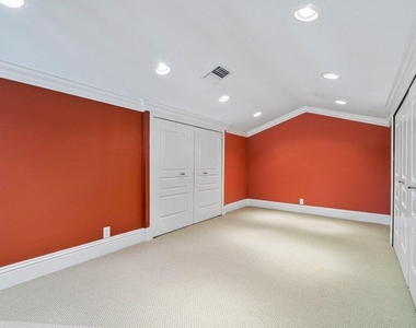 870 Nw 7th Street - Photo Thumbnail 19