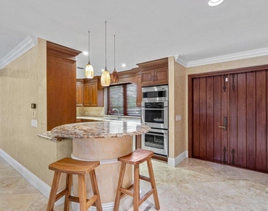 870 Nw 7th Street - Photo Thumbnail 10