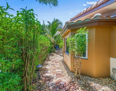 870 Nw 7th Street - Photo Thumbnail 36