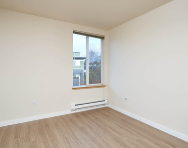 810 12th Avenue - Photo Thumbnail 17