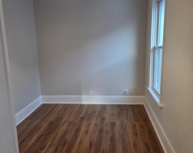 669 Pawling Avenue - Photo Thumbnail 9