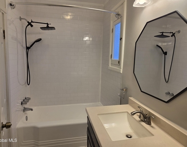 669 Pawling Avenue - Photo Thumbnail 11