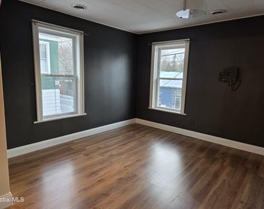 669 Pawling Avenue - Photo Thumbnail 6