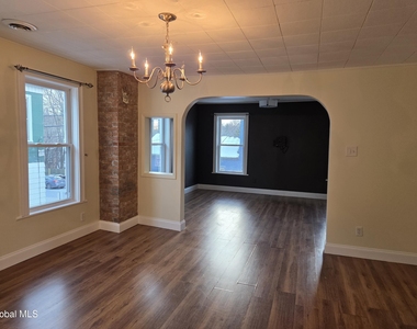 669 Pawling Avenue - Photo Thumbnail 5