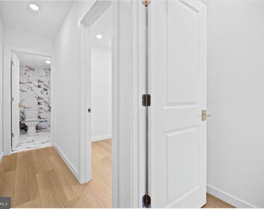 2215 N Mutter Street - Photo Thumbnail 19