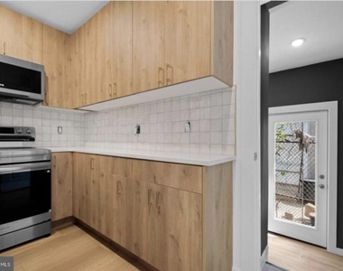 2215 N Mutter Street - Photo Thumbnail 8