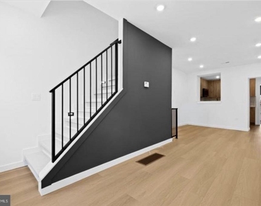 2215 N Mutter Street - Photo Thumbnail 3