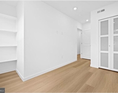 2215 N Mutter Street - Photo Thumbnail 16