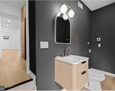2215 N Mutter Street - Photo Thumbnail 11