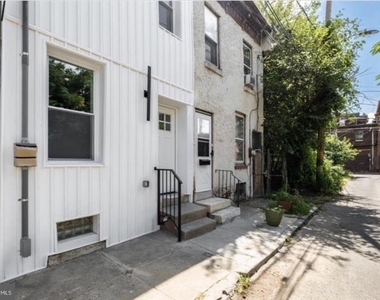 2215 N Mutter Street - Photo Thumbnail 1