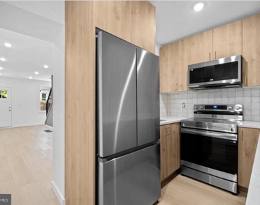 2215 N Mutter Street - Photo Thumbnail 9