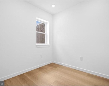 2215 N Mutter Street - Photo Thumbnail 17