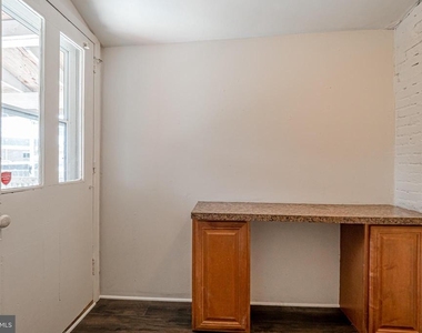 521 Maple Avenue - Photo Thumbnail 9