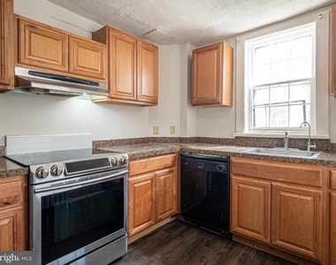 521 Maple Avenue - Photo Thumbnail 7