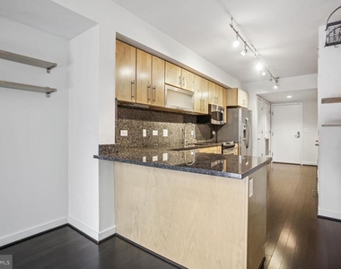 1025 1st Street Se - Photo Thumbnail 6
