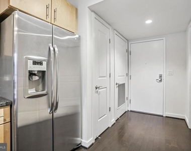 1025 1st Street Se - Photo Thumbnail 8
