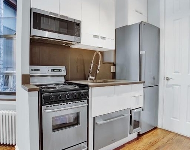 246 Mott Street - Photo Thumbnail 2